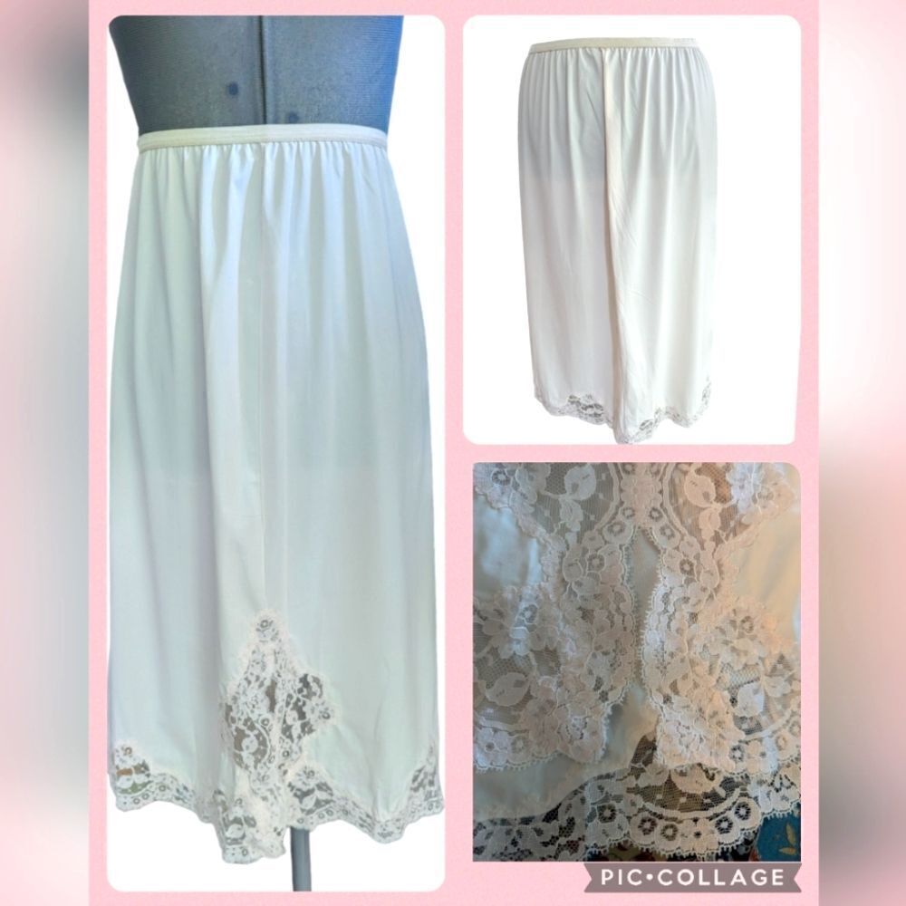 vintage women's 60s light pastel pink‎ nylon slip with lace trim